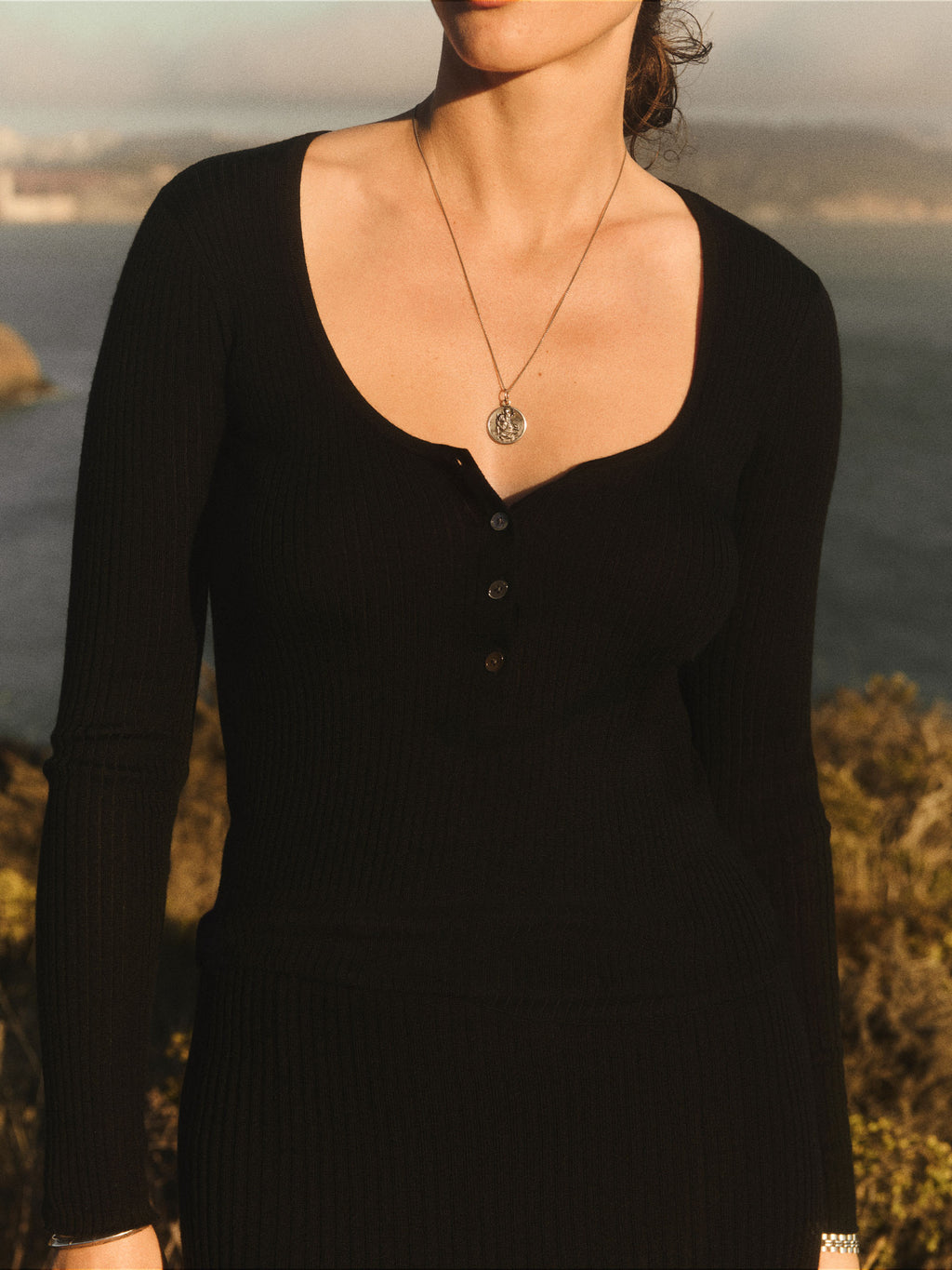 Featherweight Silk Cashmere Scoop Henley